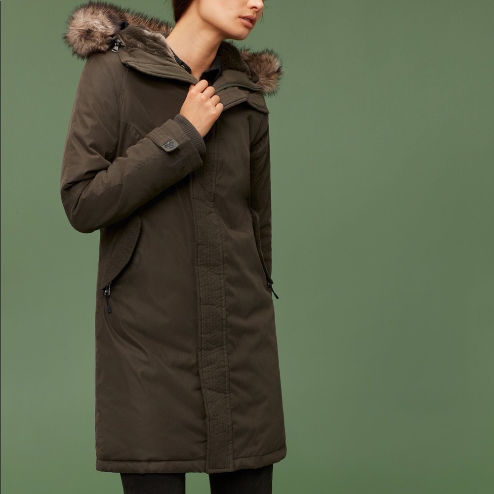 ✨Sold✨ Aritzia TNA Avoriaz Parka - Picture 8 of 9